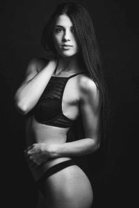 Oana — Model in Bergamo | Eye On Model