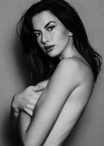 Clara — Model in Bergamo | Eye On Model