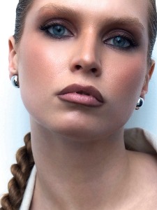 AGNIESZKA — Model in Paris | Eye On Model