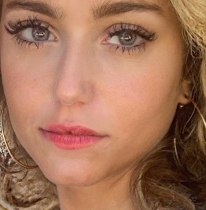 SARAH — Model in Gen&egrave;ve | Eye On Model