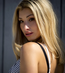 JOANNA — Model in Queens County | Eye On Model