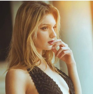 Eleonora — Model in Treviso | Eye On Model