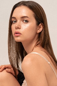 Nina — Model in Torino | Eye On Model