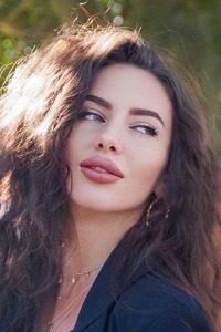 KARINA — Model in Dubai | Eye On Model