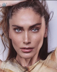 WALESKA — Model in Milano | Eye On Model