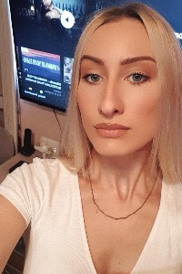 ANTEA — Model in Split | Eye On Model