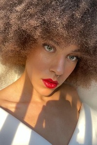 SOLENE — Model in Angoul&ecirc;me | Eye On Model