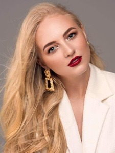 POLINA — Model in Toronto | Eye On Model
