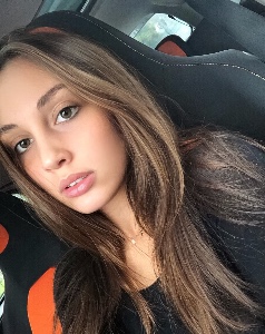 Michela — Model in Segrate | Eye On Model