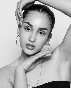 LUBNA — Model in Avigliana | Eye On Model
