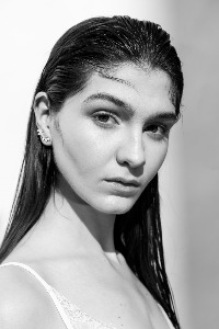 Anna — Model in Milano | Eye On Model