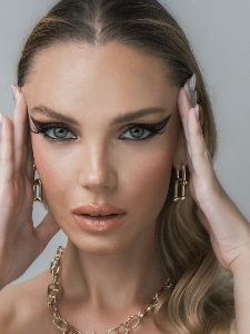 VALERIA — Model in Kato Polemidia | Eye On Model