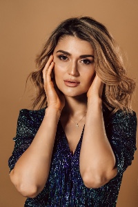 YANA — Model in Carouge | Eye On Model