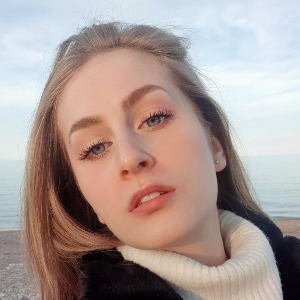 Serena — Model in Milano | Eye On Model