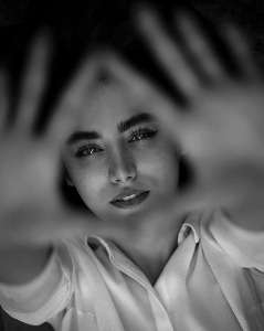 Niloufar — Model in Naples | Eye On Model