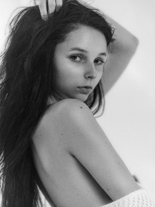 NELL — Model in Pilawa | Eye On Model