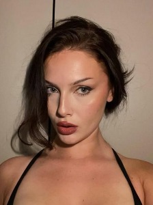 Lena — Model in Milano | Eye On Model