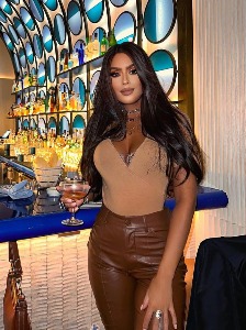 MONA — Model in Queens County | Eye On Model