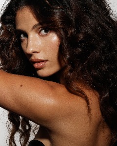 M&eacute;LINA — Model in Vincennes | Eye On Model